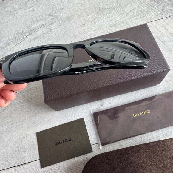 Tom Ford Tortoise Square Sunglasses - Viral Y2K Babe Vibe main image 8